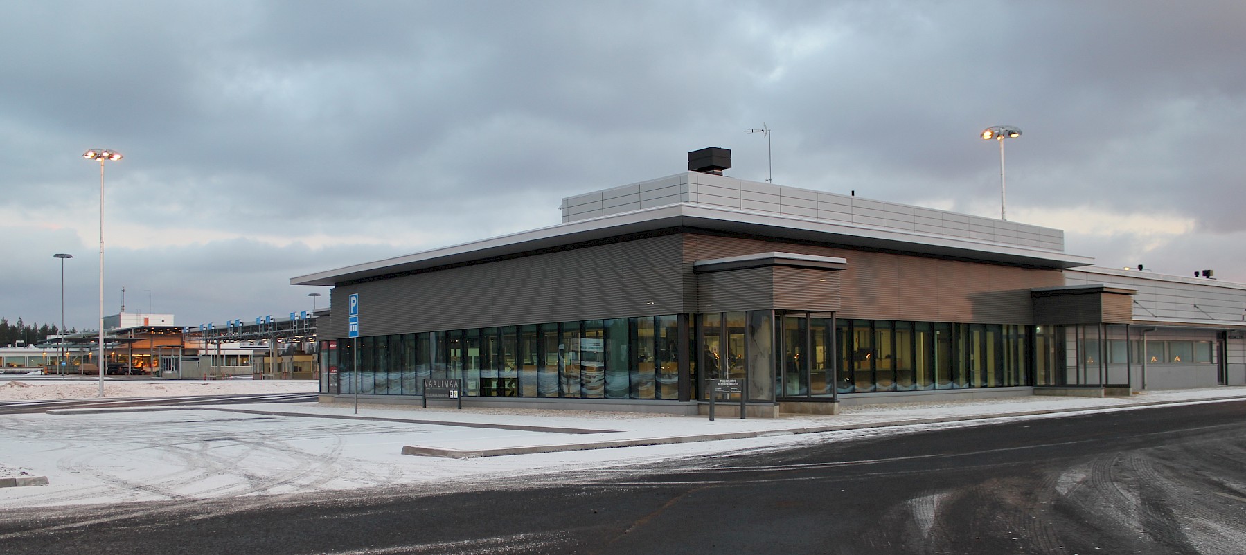Photograph of Vaalimaa border crossing point building